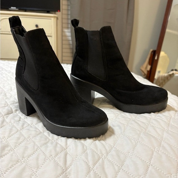 Topshop Shoes - Topshop Black Suede Heeled Booties with Lug Sole